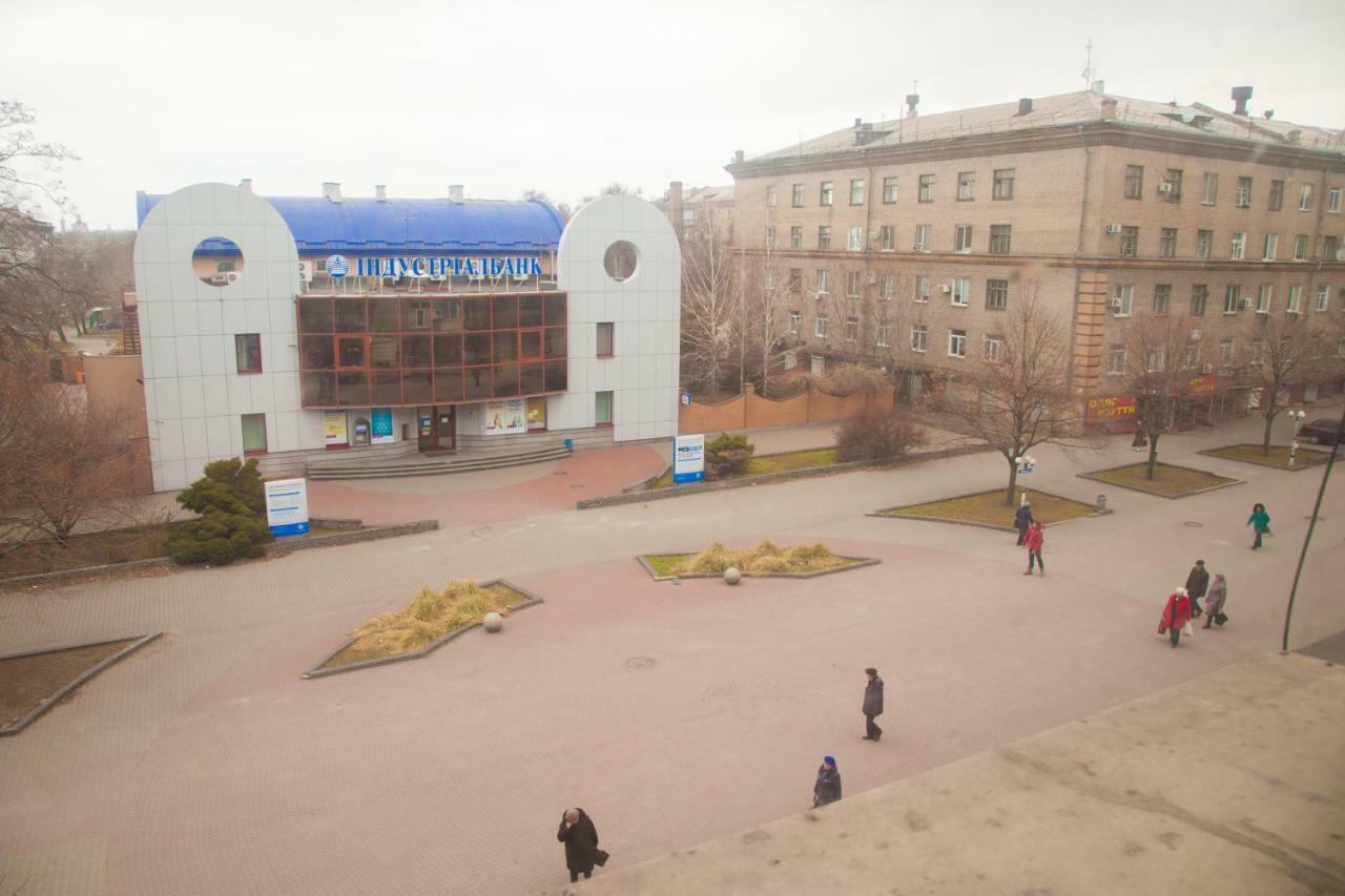 Apartment On Stalevariv Street 7 Zaporizhia エクステリア 写真