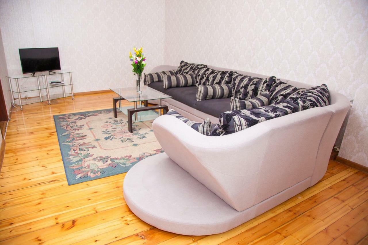 Apartment On Stalevariv Street 7 Zaporizhia エクステリア 写真