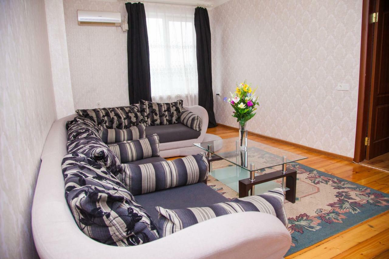 Apartment On Stalevariv Street 7 Zaporizhia エクステリア 写真