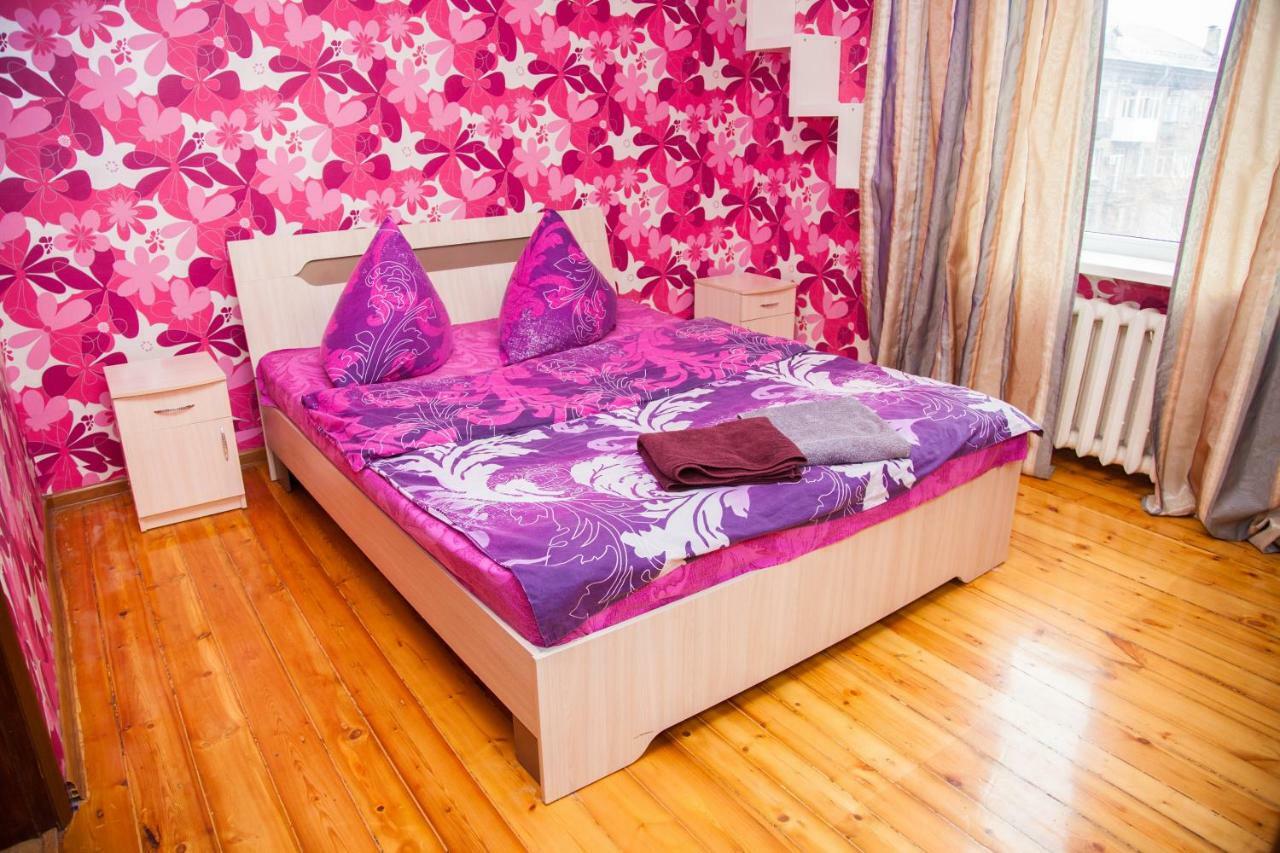 Apartment On Stalevariv Street 7 Zaporizhia エクステリア 写真